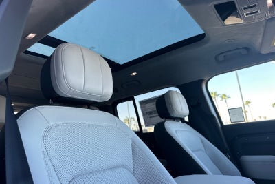 2025 Land Rover Defender 130 V8