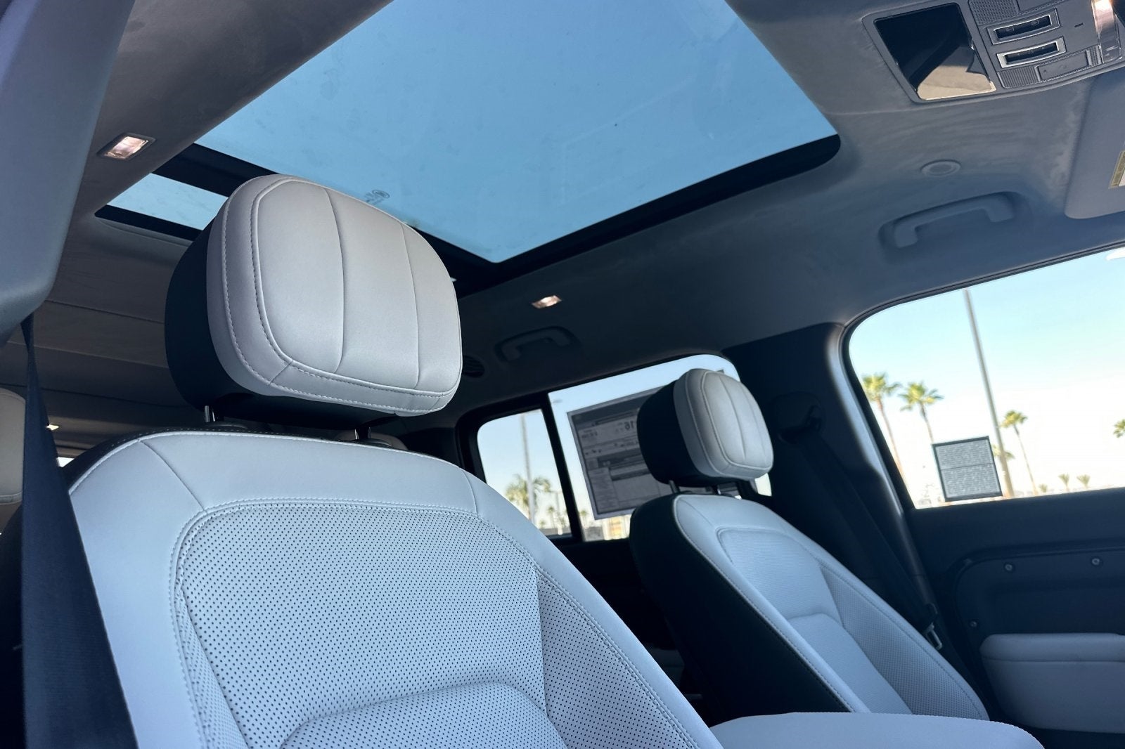 2025 Land Rover Defender 130 V8