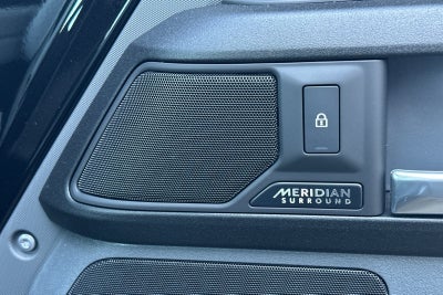 2025 Land Rover Defender 130 V8