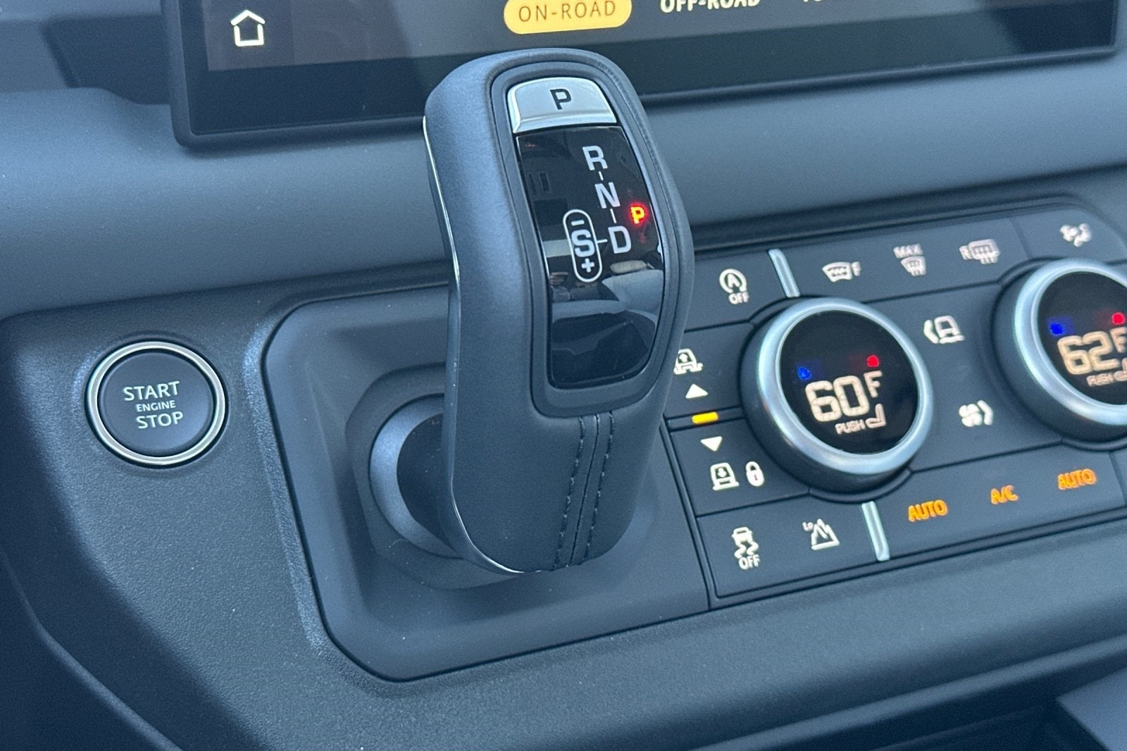 2025 Land Rover Defender 130 V8