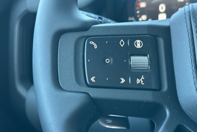 2025 Land Rover Defender 130 V8