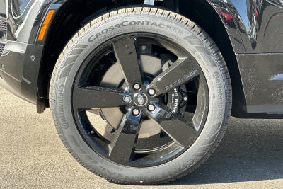 2025 Land Rover Defender 130 V8