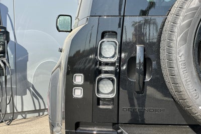 2025 Land Rover Defender 130 V8