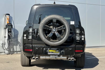 2025 Land Rover Defender 130 V8