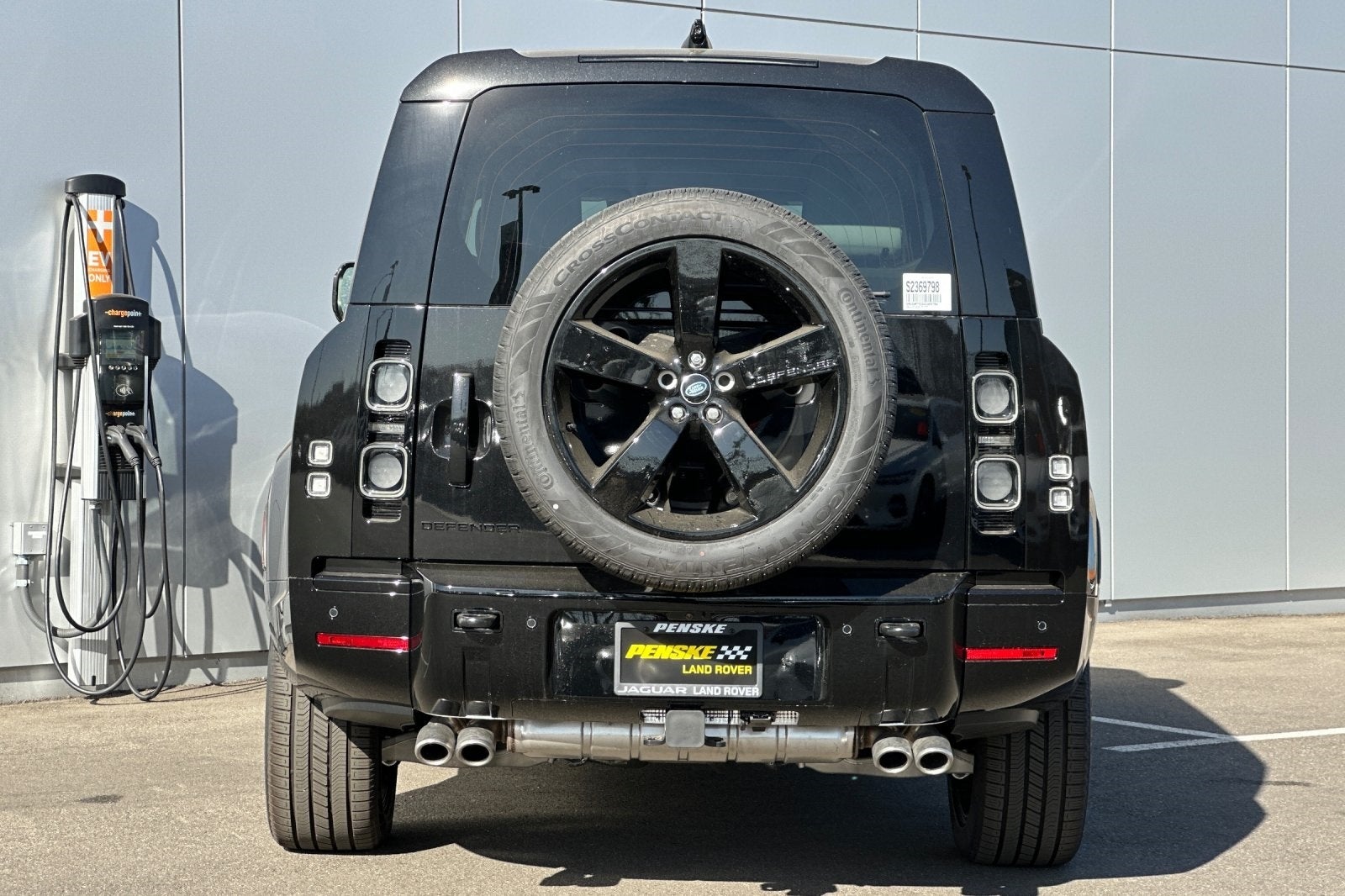 2025 Land Rover Defender 130 V8