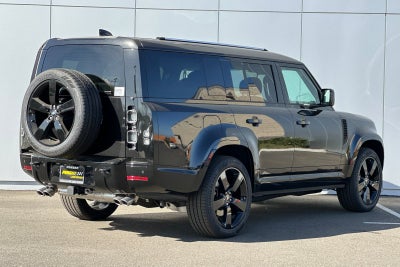 2025 Land Rover Defender 130 V8