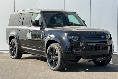 2025 Land Rover Defender 130 V8