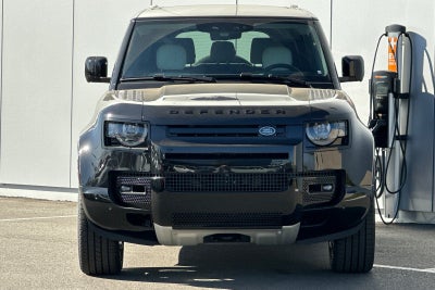 2025 Land Rover Defender 130 V8