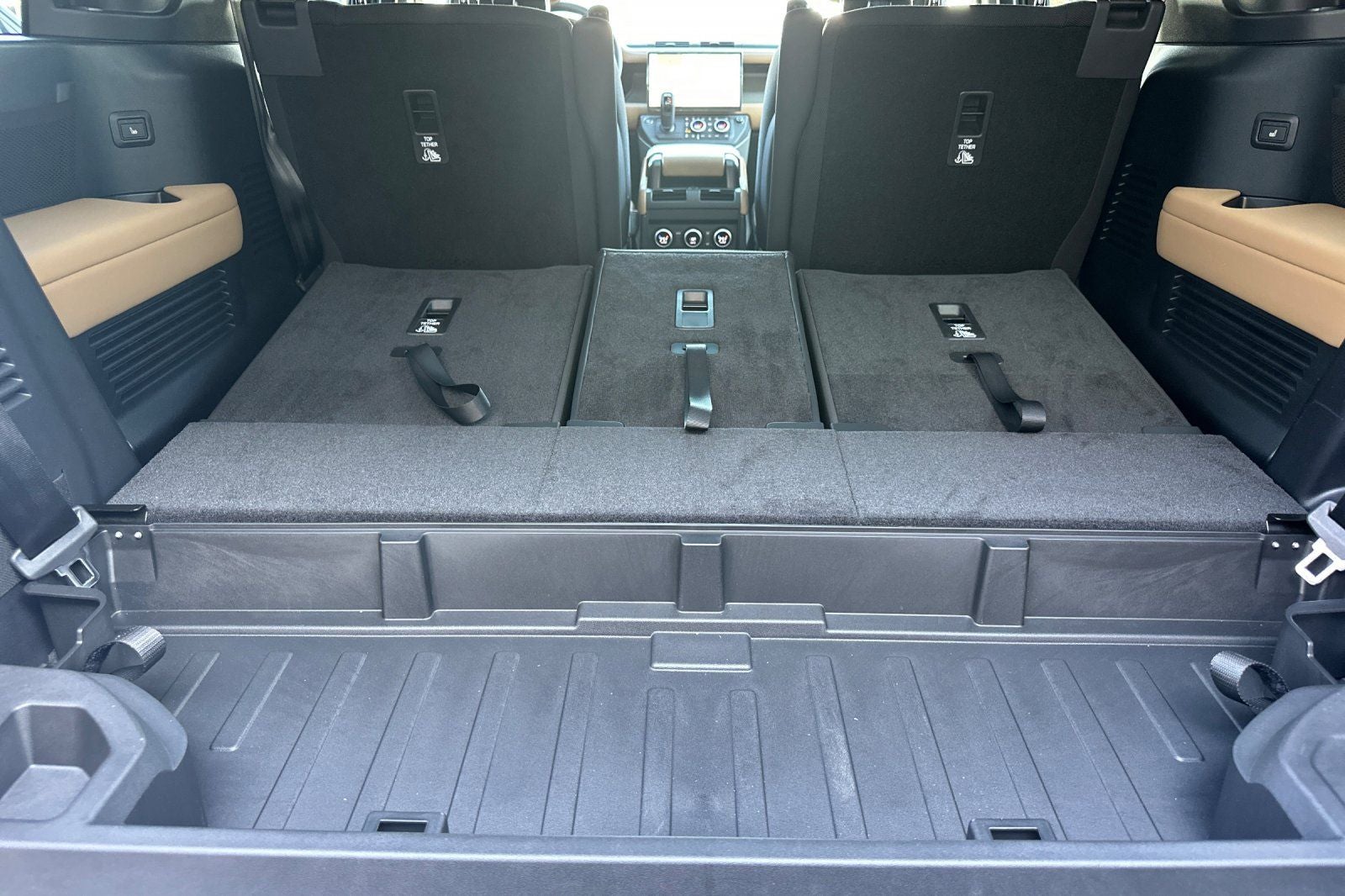 2026 Land Rover Defender 130 V8