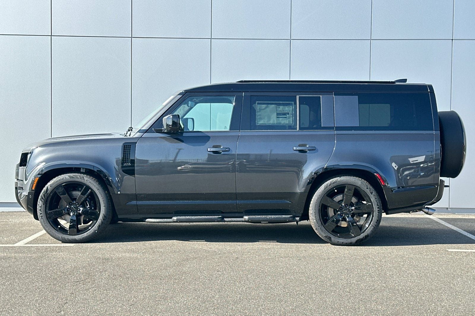 2026 Land Rover Defender 130 V8