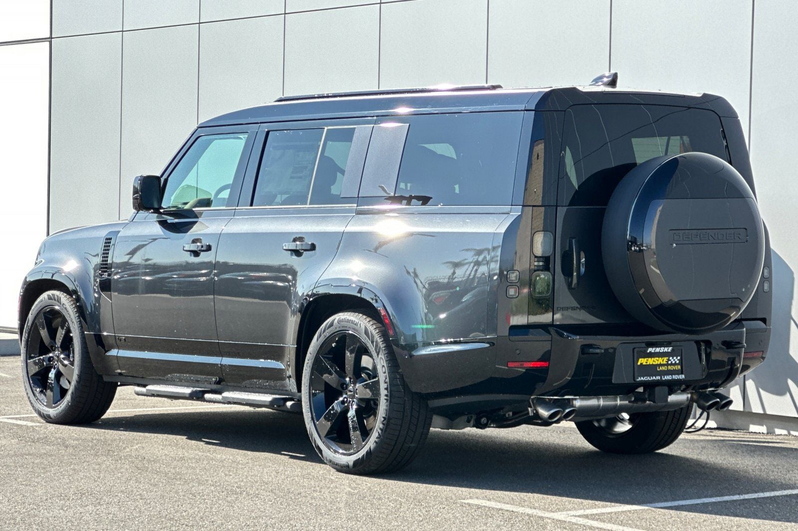 2026 Land Rover Defender 130 V8