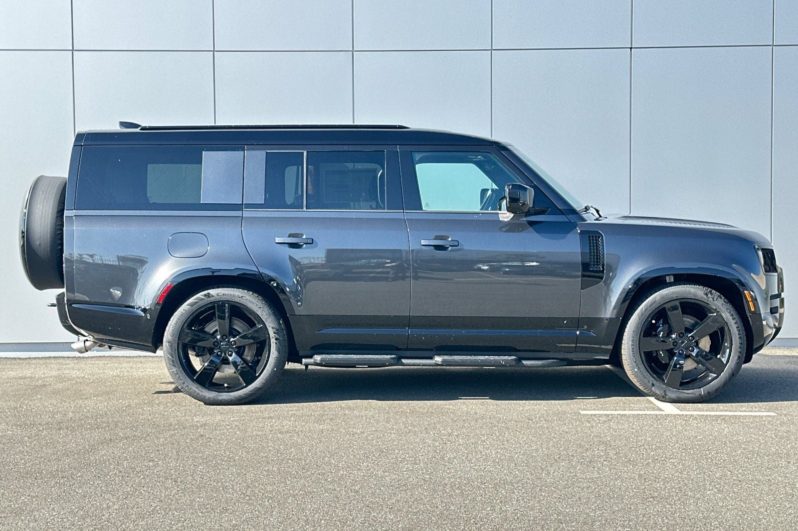 2026 Land Rover Defender 130 V8