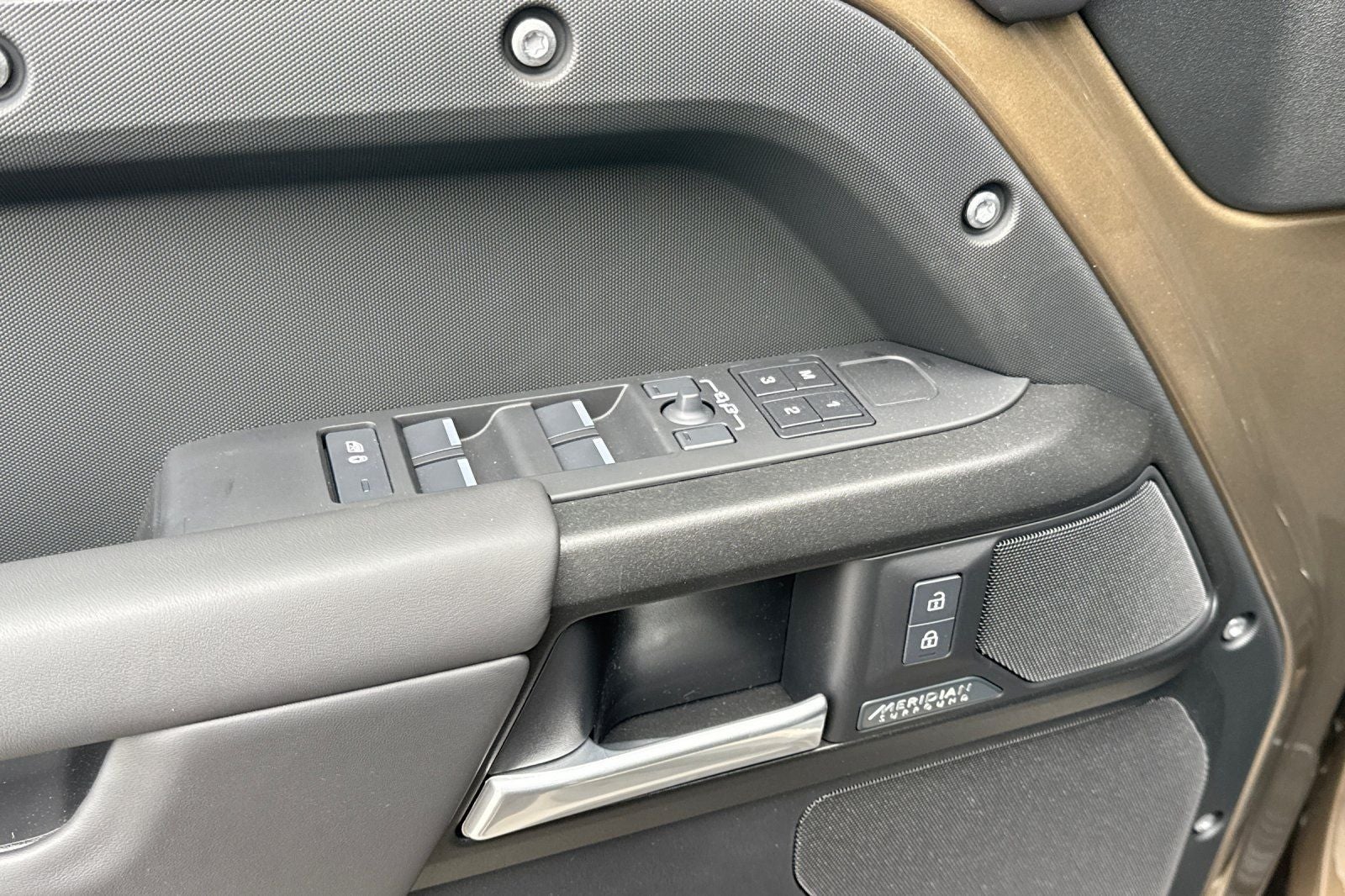 2026 Land Rover Defender 110 X
