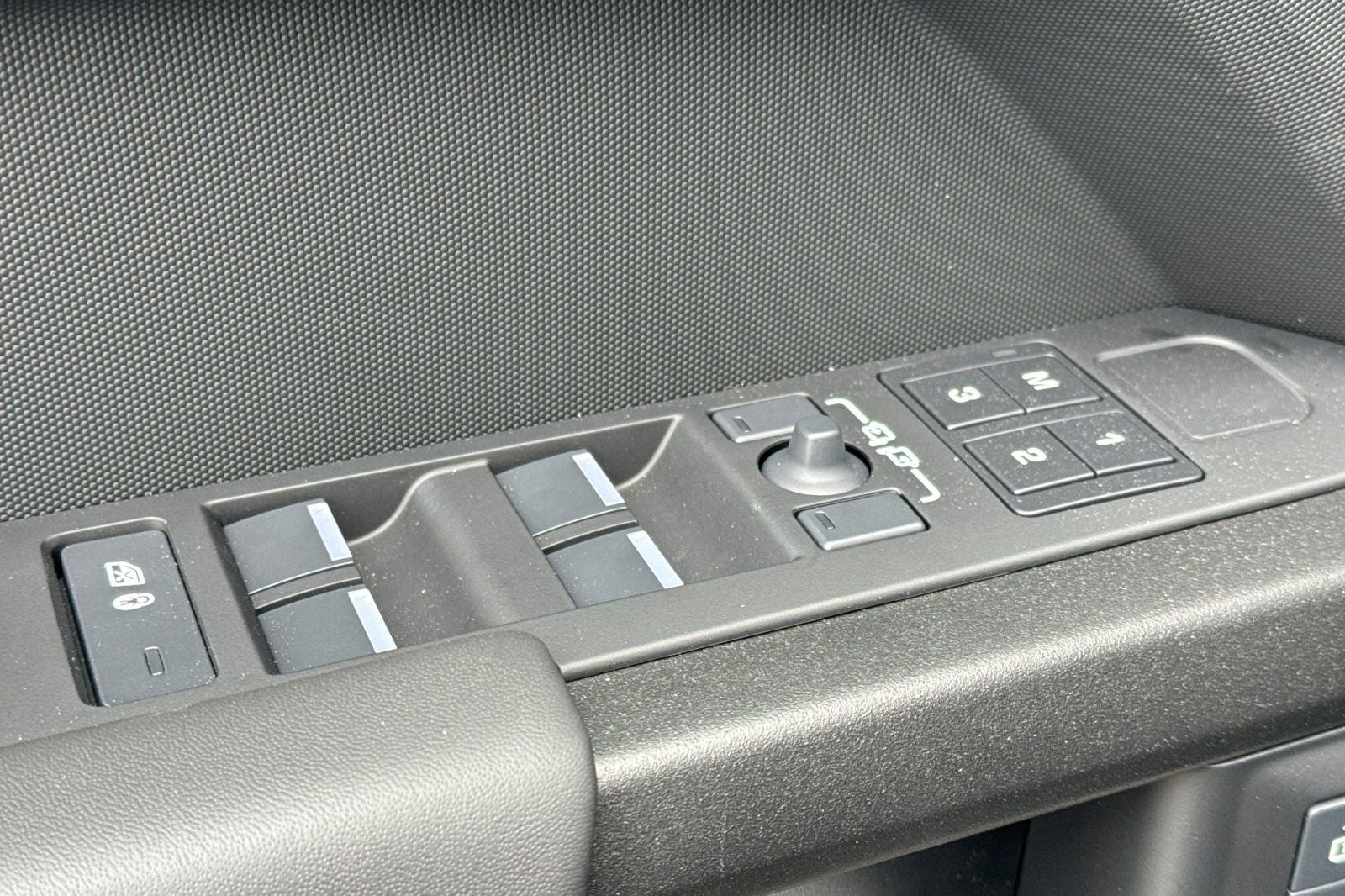 2026 Land Rover Defender 110 X