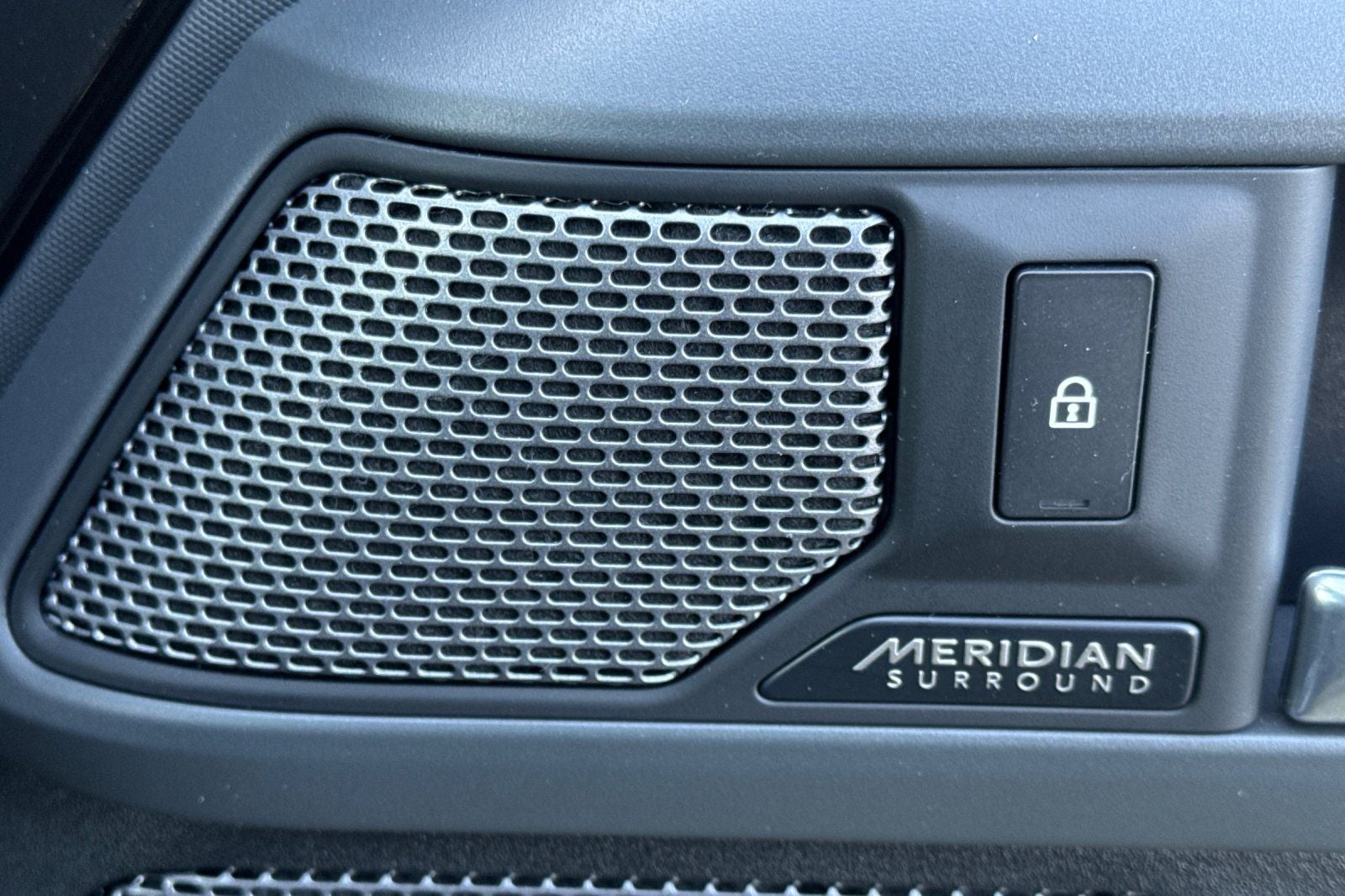 2022 Land Rover Defender 110 X