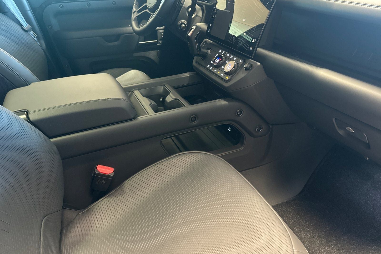 2026 Land Rover Defender 110 V8