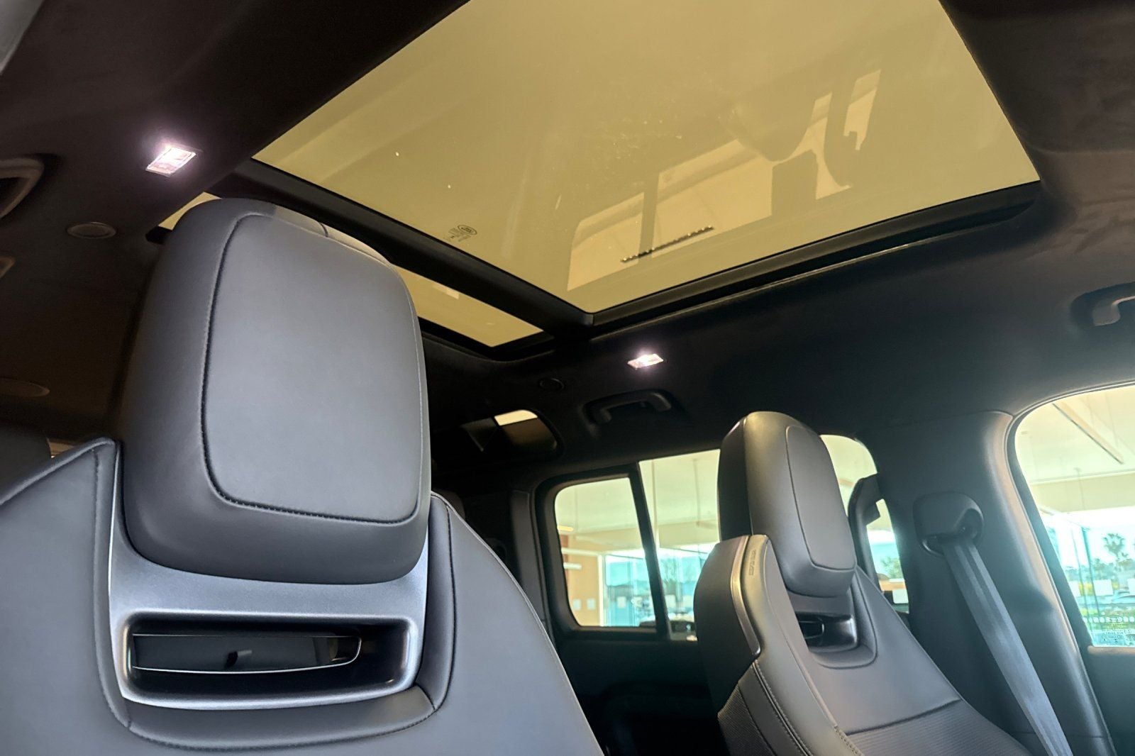 2026 Land Rover Defender 110 V8