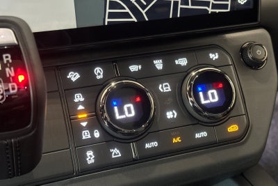 2026 Land Rover Defender 110 V8