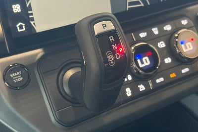 2026 Land Rover Defender 110 V8