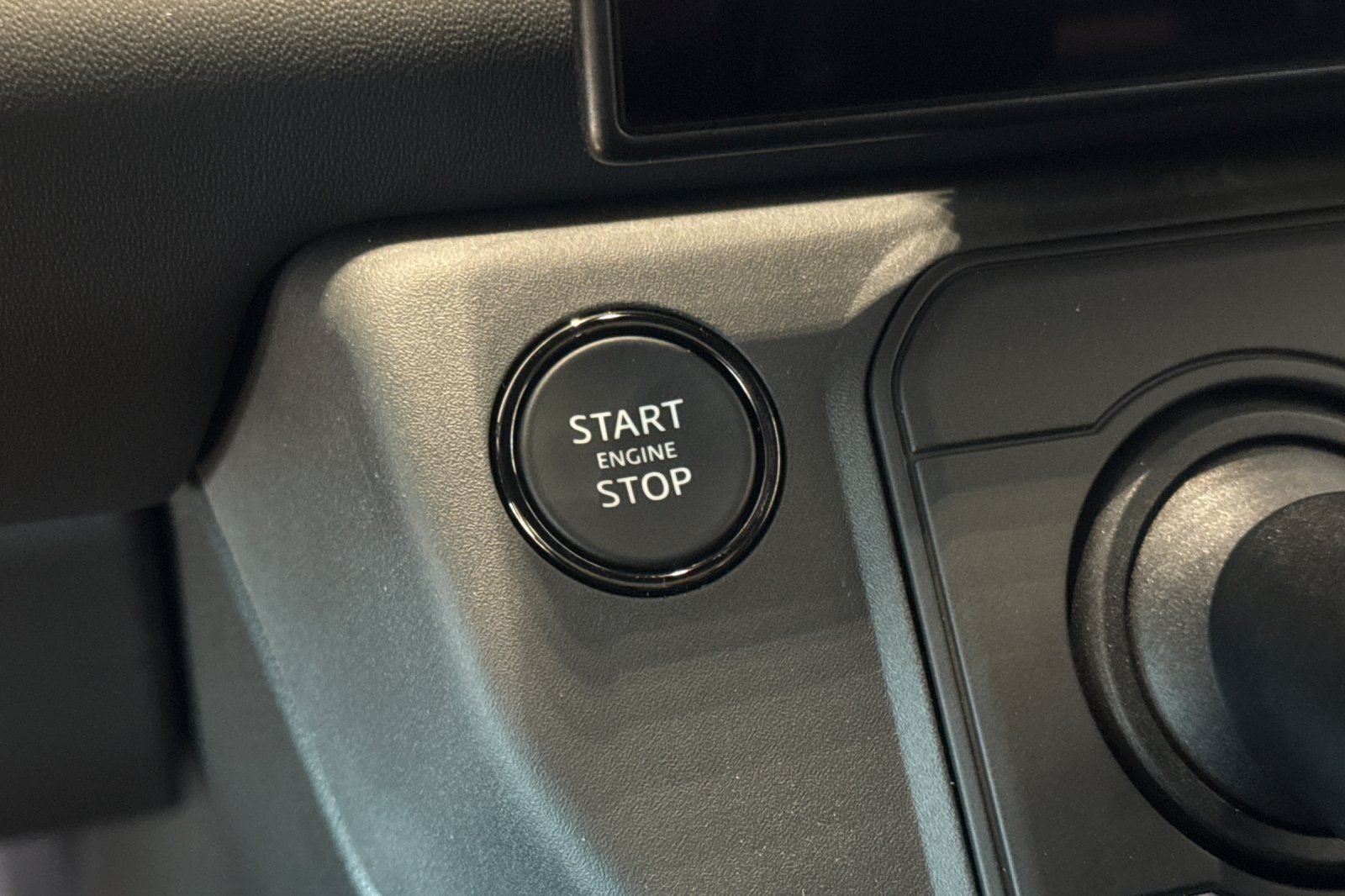 2026 Land Rover Defender 110 V8