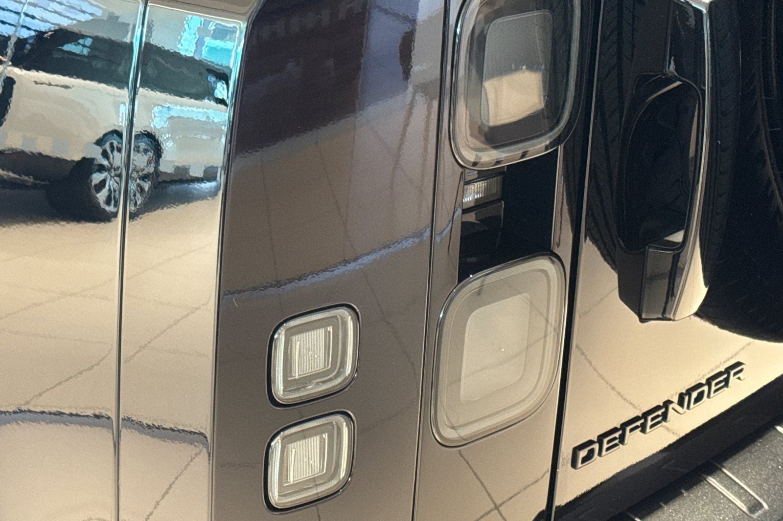 2026 Land Rover Defender 110 V8