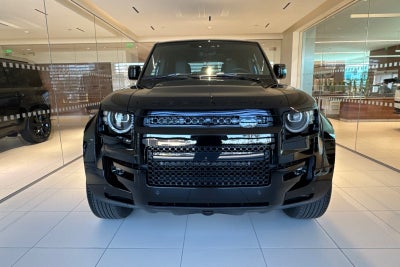 2026 Land Rover Defender 110 V8