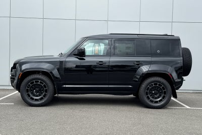 2026 Land Rover Defender 110 OCTA Black