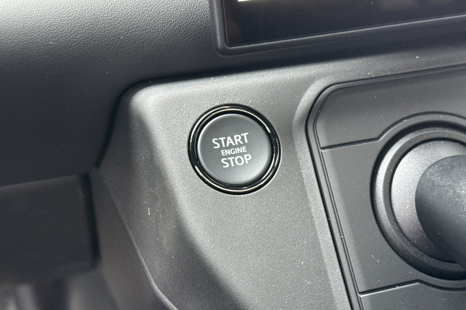 2026 Land Rover Defender 110 OCTA Black