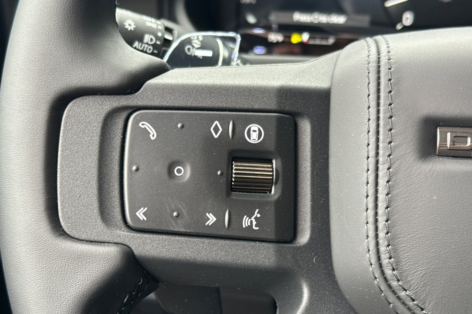 2026 Land Rover Defender 110 OCTA Black