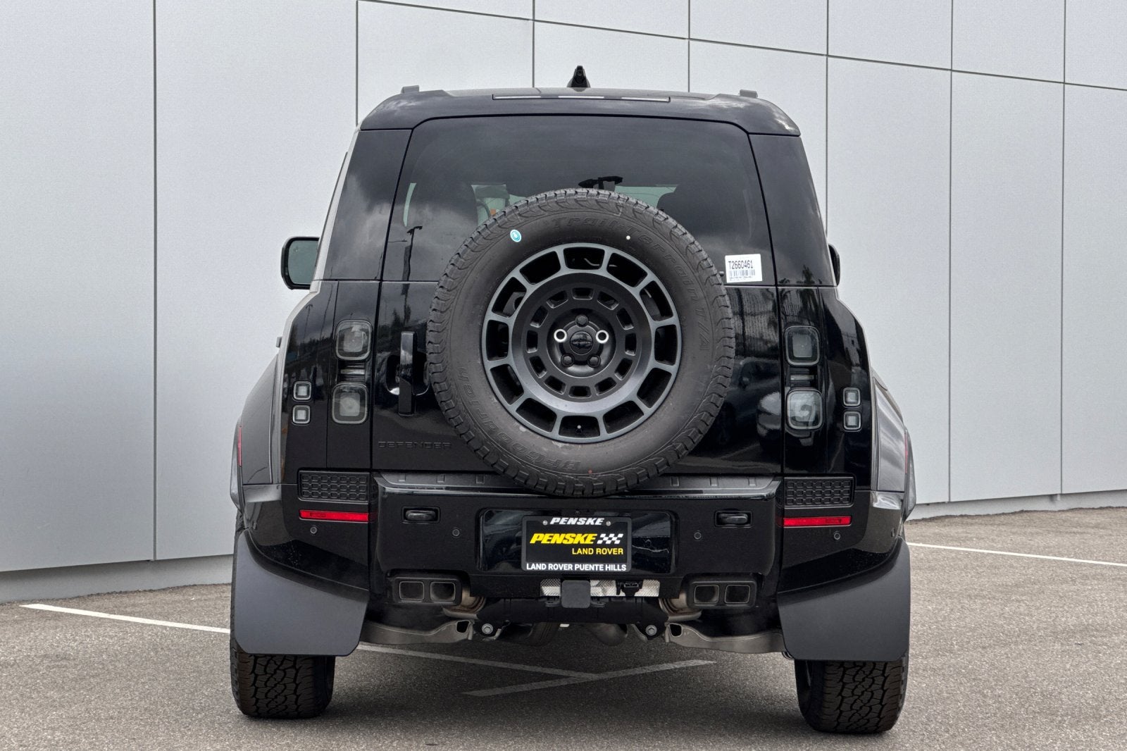 2026 Land Rover Defender 110 OCTA Black