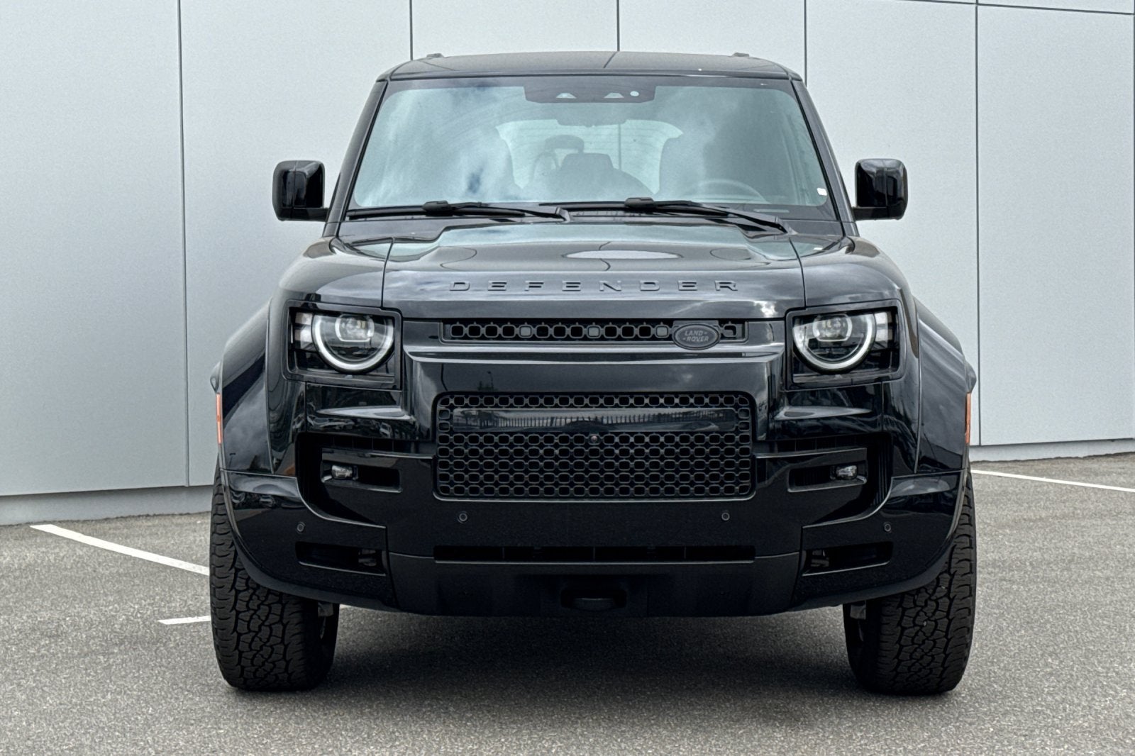 2026 Land Rover Defender 110 OCTA Black
