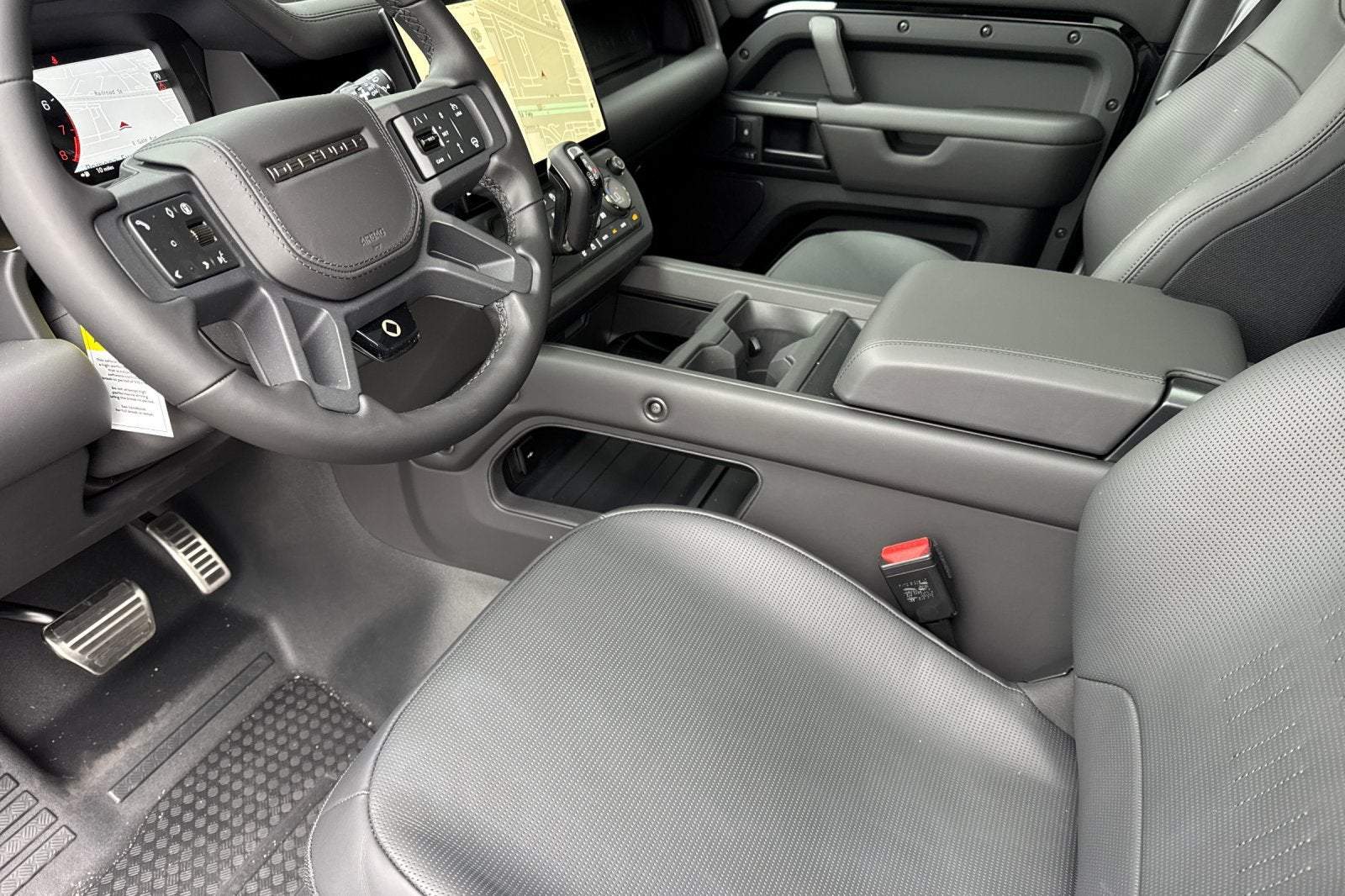 2026 Land Rover Defender 110 OCTA Black
