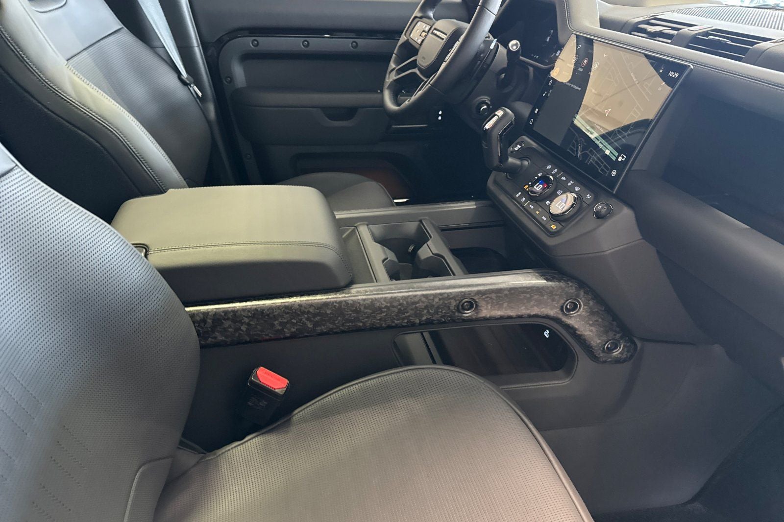 2026 Land Rover Defender 110 V8