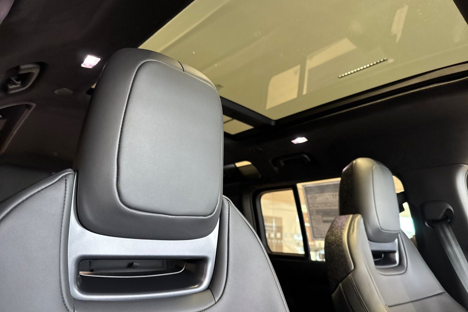 2026 Land Rover Defender 110 V8