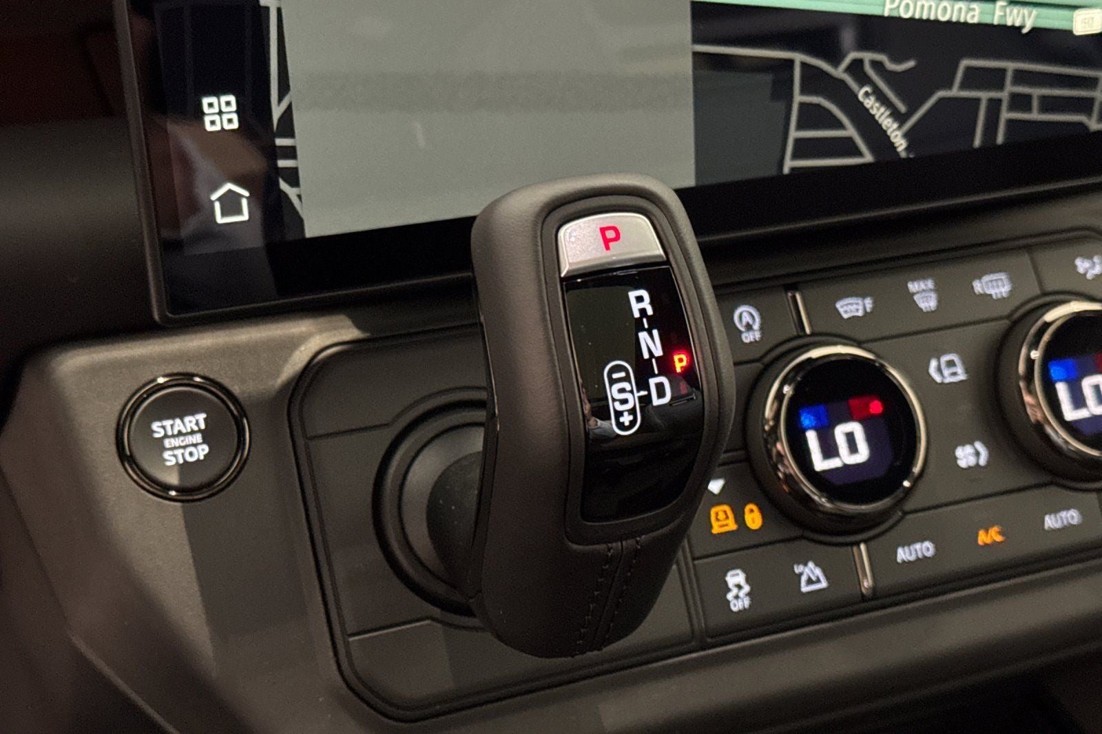 2026 Land Rover Defender 110 V8