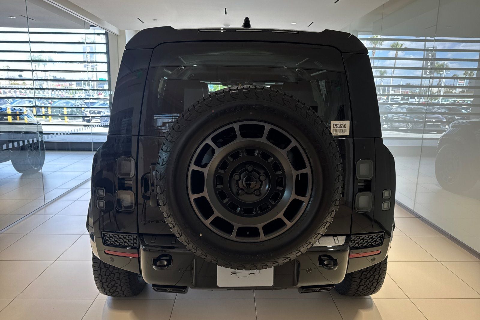 2026 Land Rover Defender 110 V8