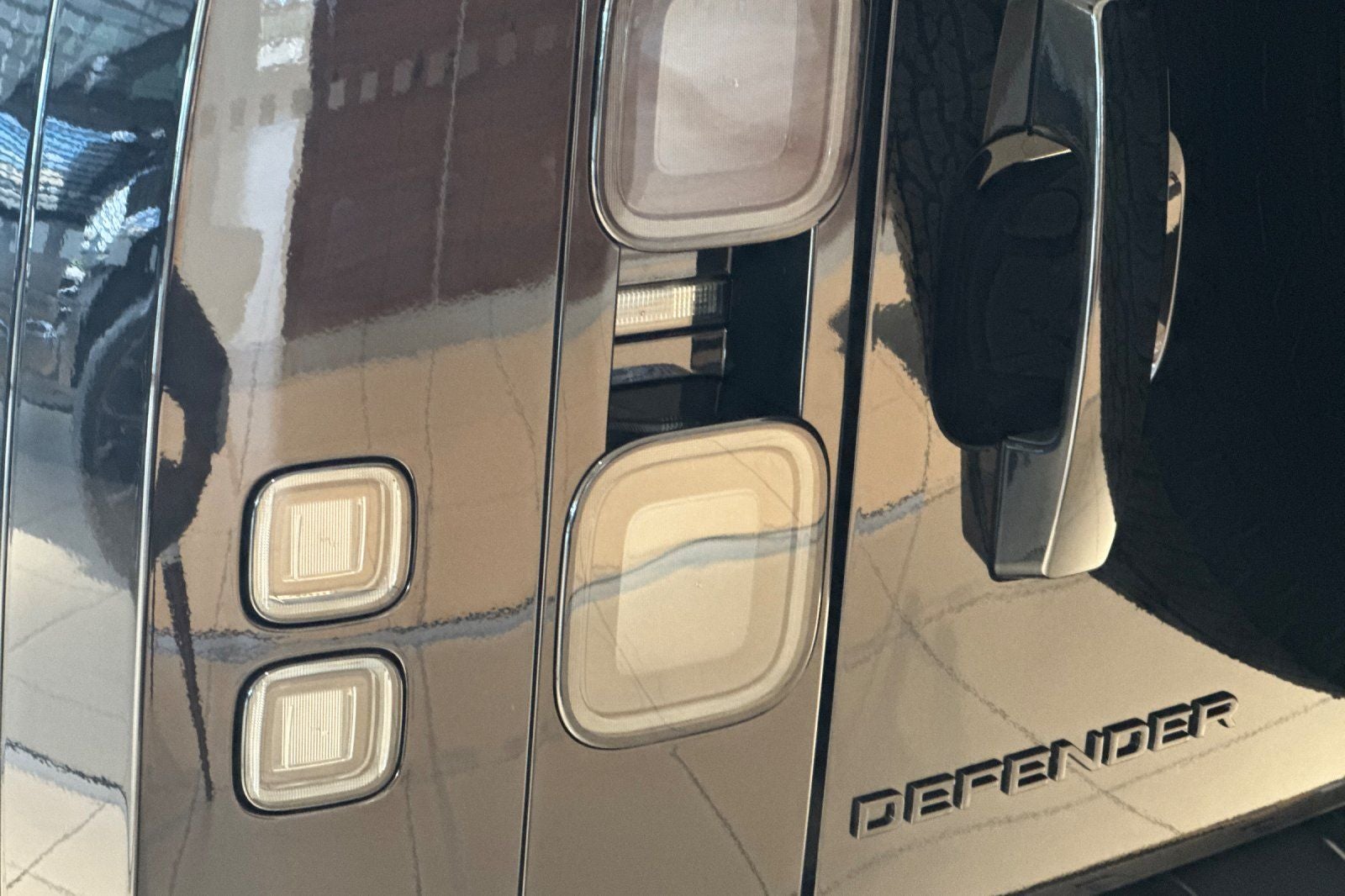 2026 Land Rover Defender 110 V8