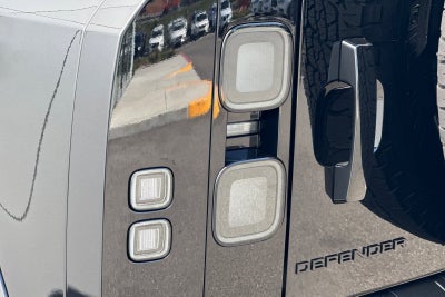 2026 Land Rover Defender 110 OCTA Black