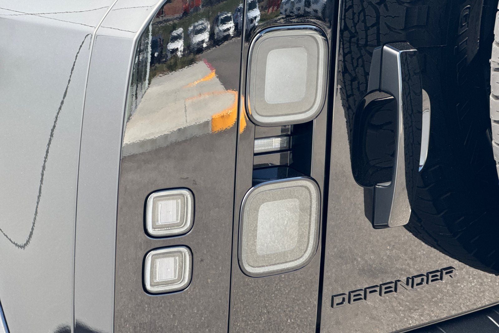 2026 Land Rover Defender 110 OCTA Black