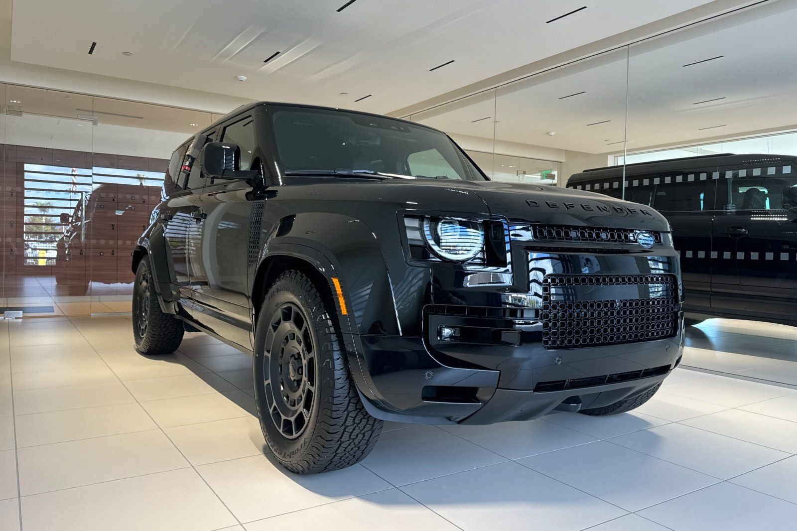 2026 Land Rover Defender 110 V8