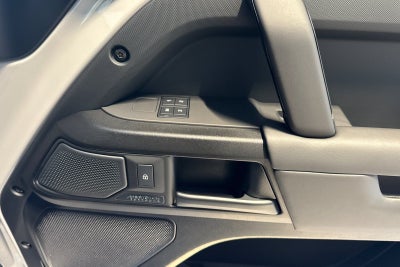 2026 Land Rover Defender 110 OCTA