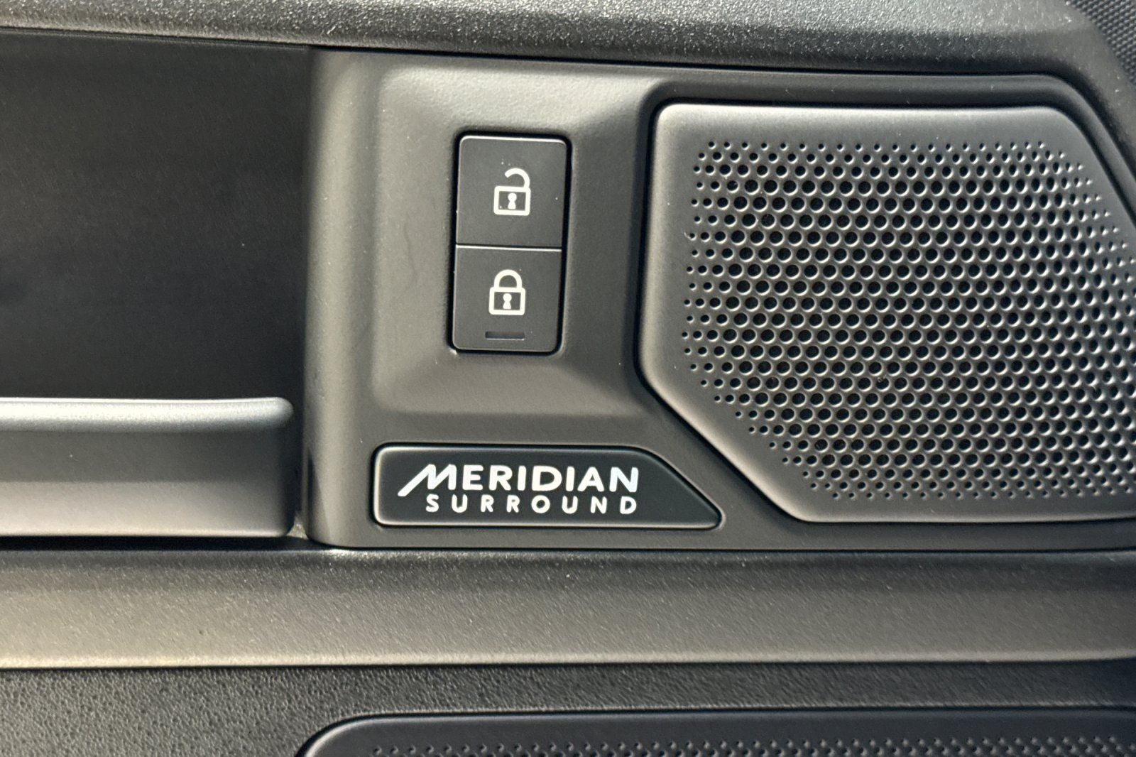 2026 Land Rover Defender 110 OCTA