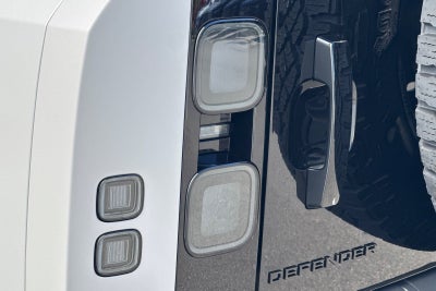 2026 Land Rover Defender 110 OCTA