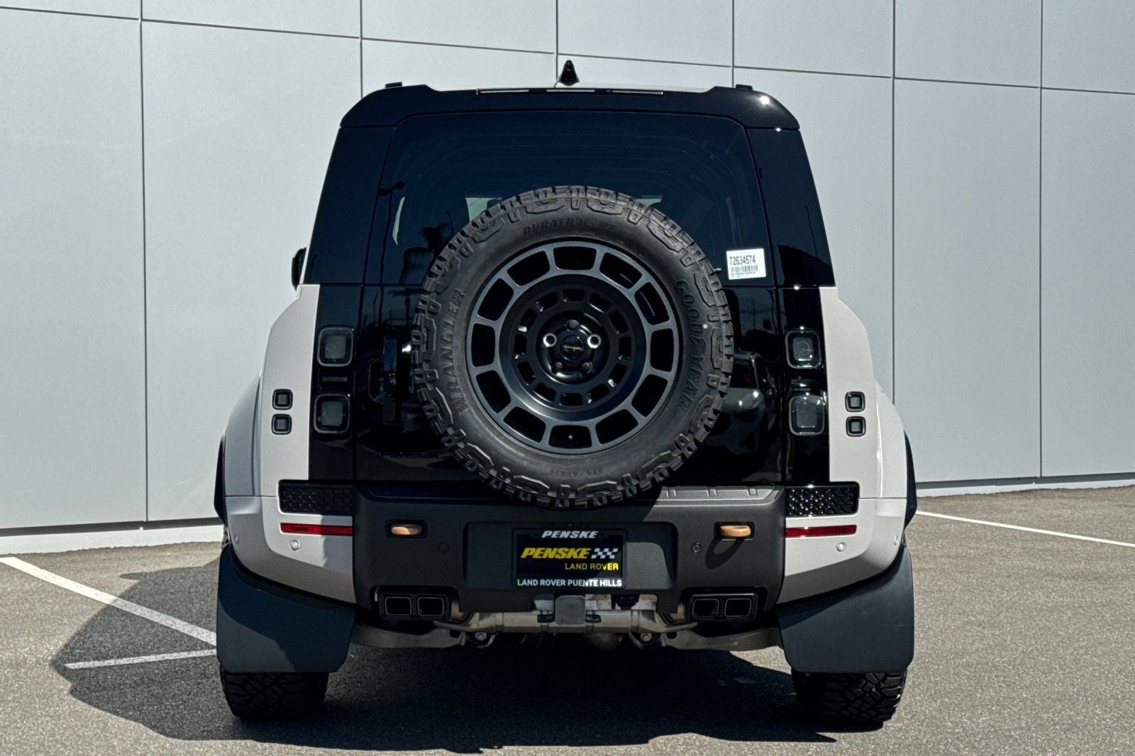 2026 Land Rover Defender 110 OCTA