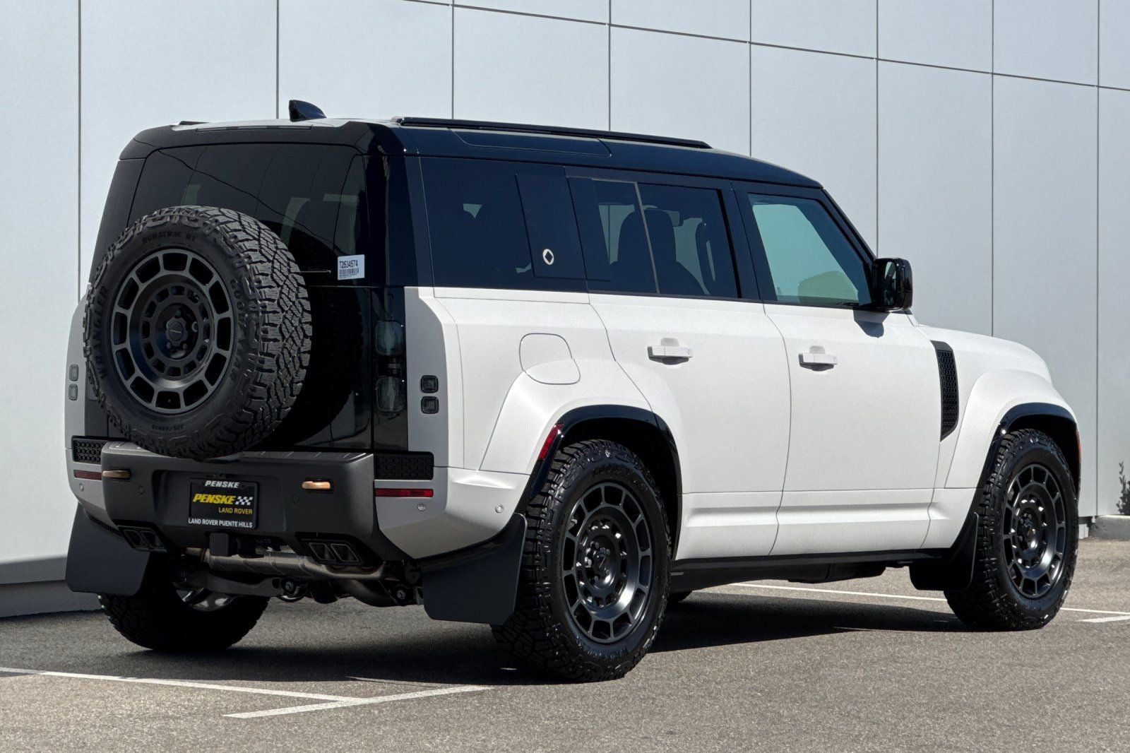 2026 Land Rover Defender 110 OCTA