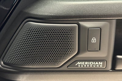 2026 Land Rover Defender 110 V8