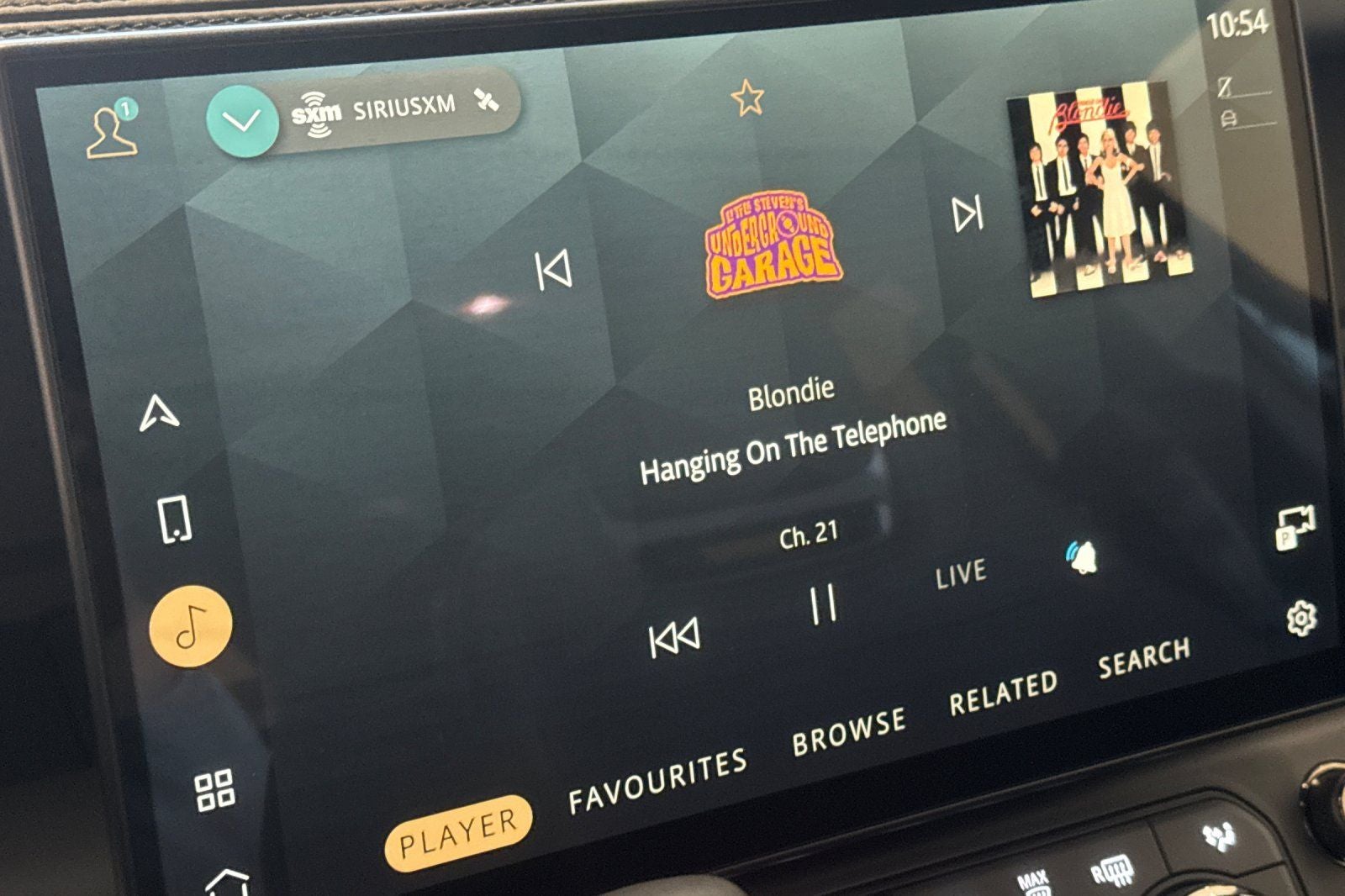 2026 Land Rover Defender 110 V8