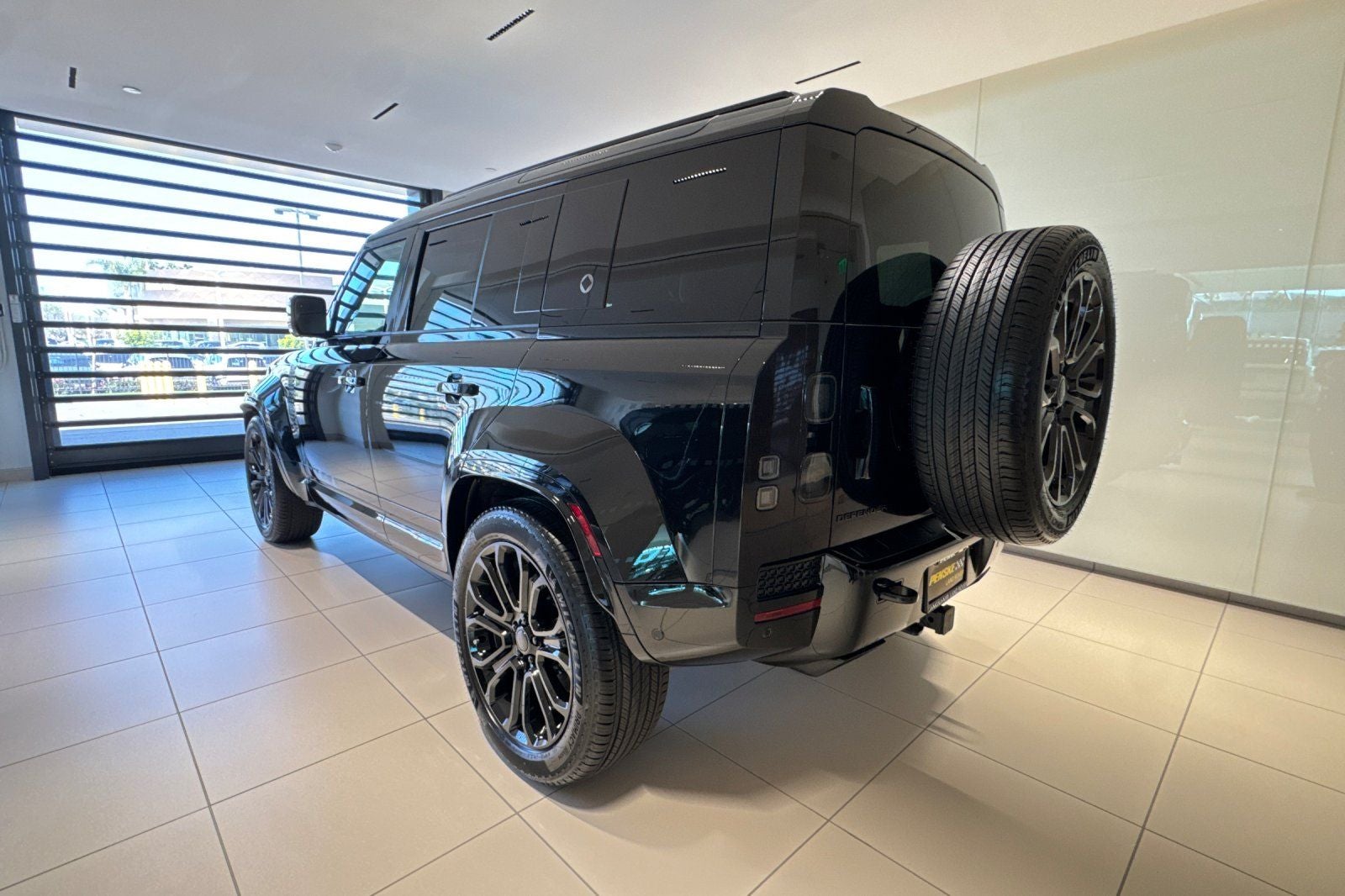 2026 Land Rover Defender 110 V8