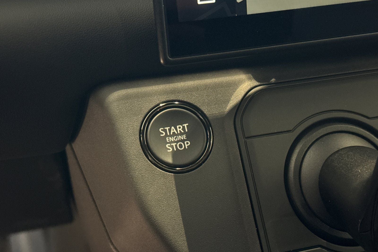 2026 Land Rover Defender 110 V8