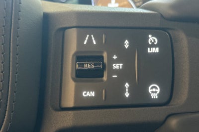 2026 Land Rover Defender 110 V8